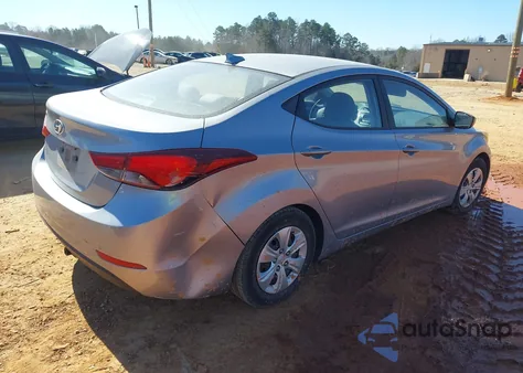 2016 Hyundai Elantra Se z USA, uszkodzony, nr VIN 5NPDH4AE9GH686998